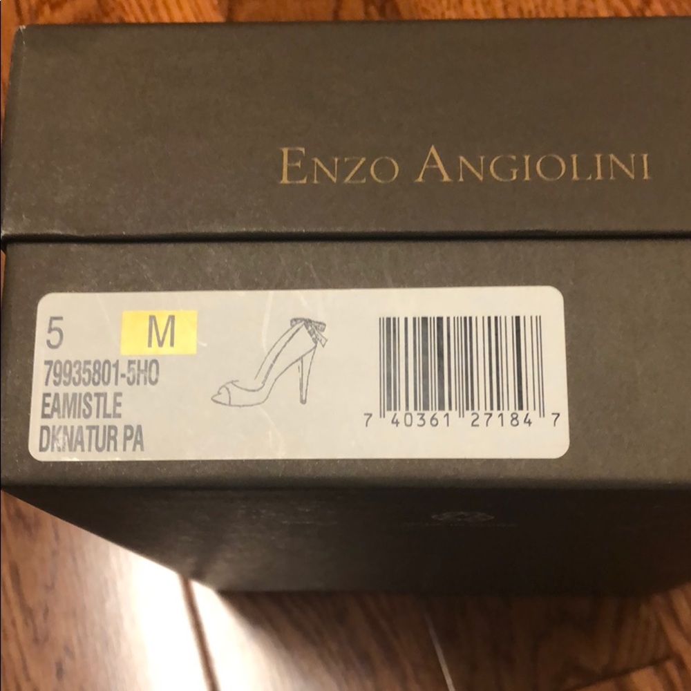 Heels - Picture 7 of 9